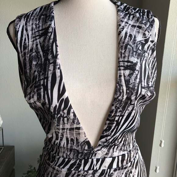 Bebe Dress - Picture 3 of 4